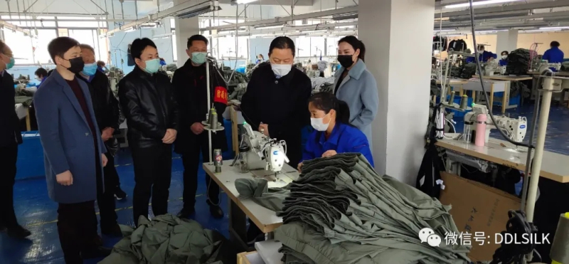 点击新窗口打开大图