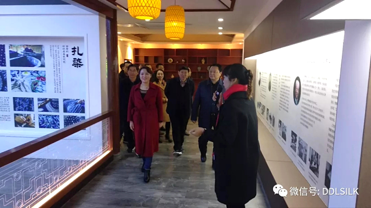 点击新窗口打开大图