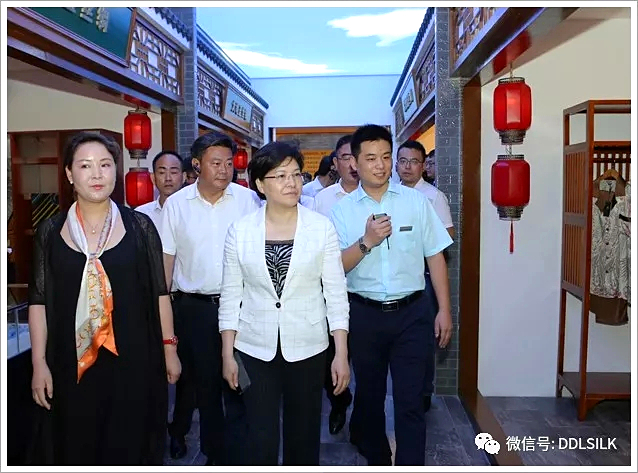点击新窗口打开大图