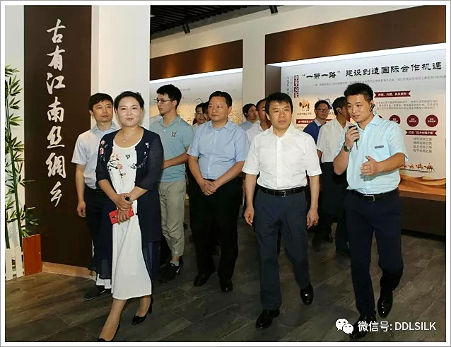 点击新窗口打开大图