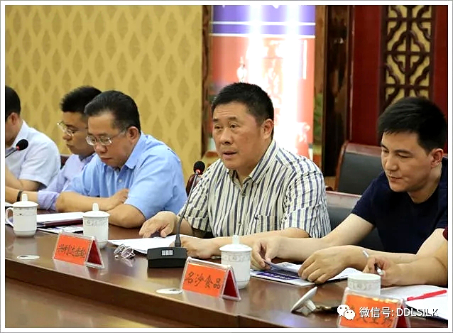点击新窗口打开大图