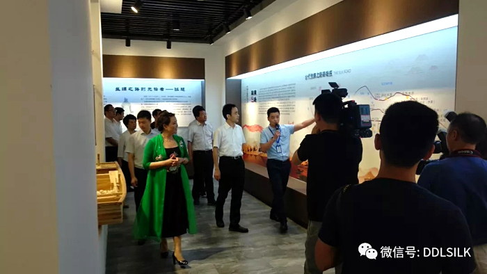 点击新窗口打开大图
