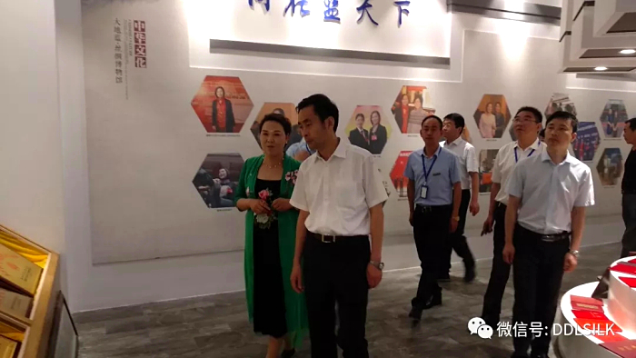 点击新窗口打开大图