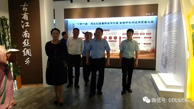 点击新窗口打开大图