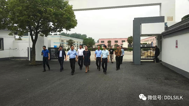 点击新窗口打开大图