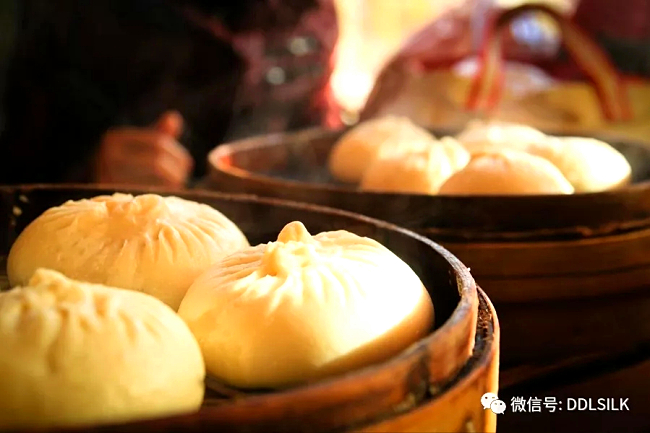 点击新窗口打开大图