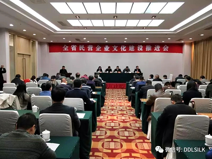 点击新窗口打开大图