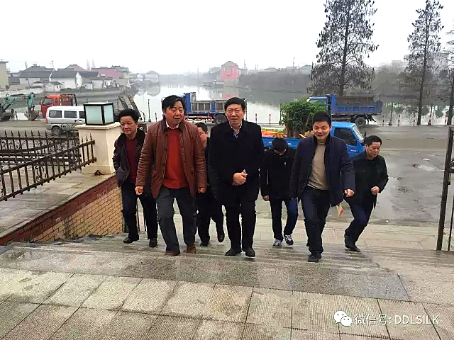 点击新窗口打开大图