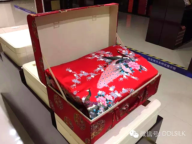 点击新窗口打开大图