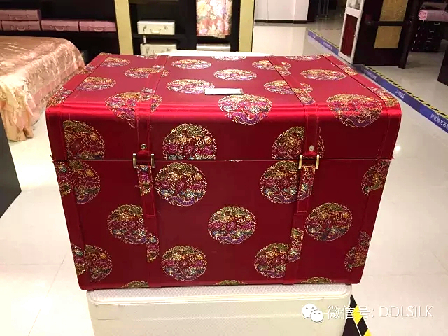 点击新窗口打开大图