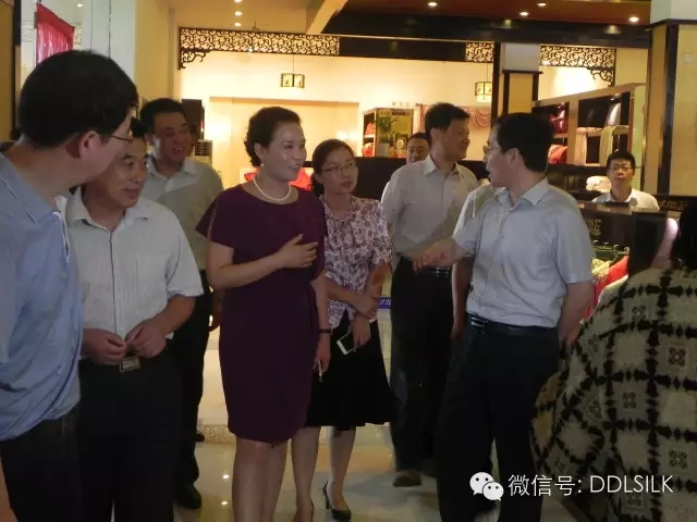 点击新窗口打开大图