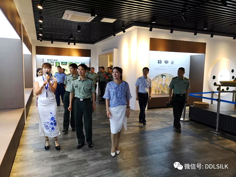 点击新窗口打开大图